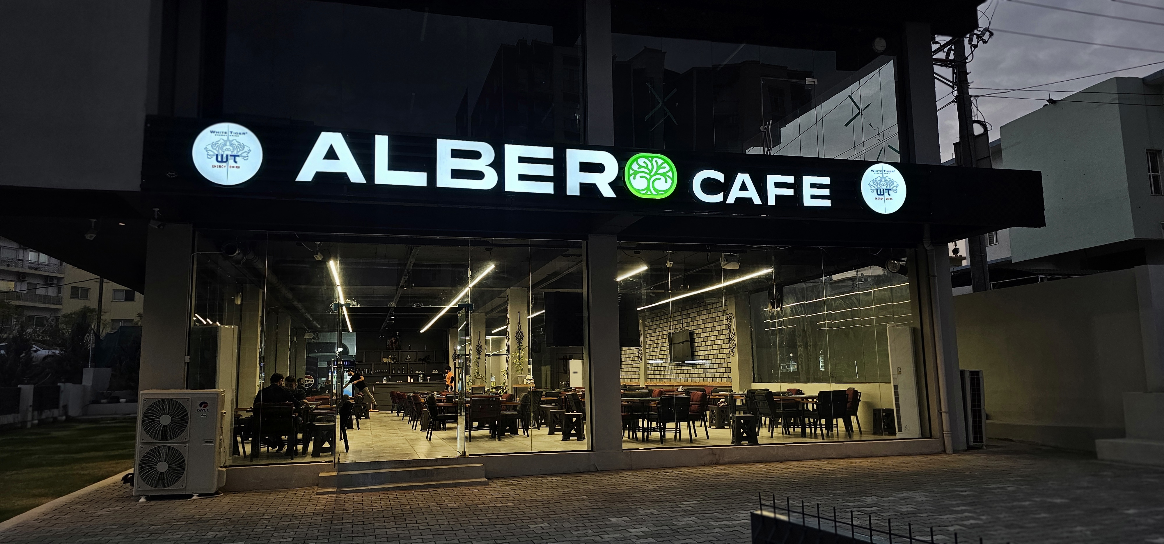 Albero Cafe Logo